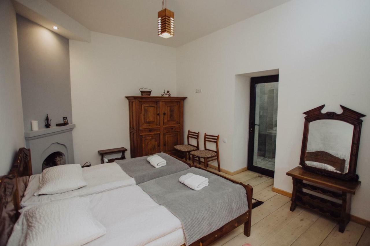 Larda Hotel Mestia Buitenkant foto