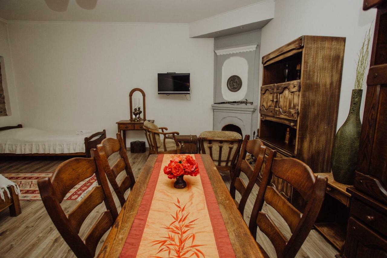 Larda Hotel Mestia Buitenkant foto
